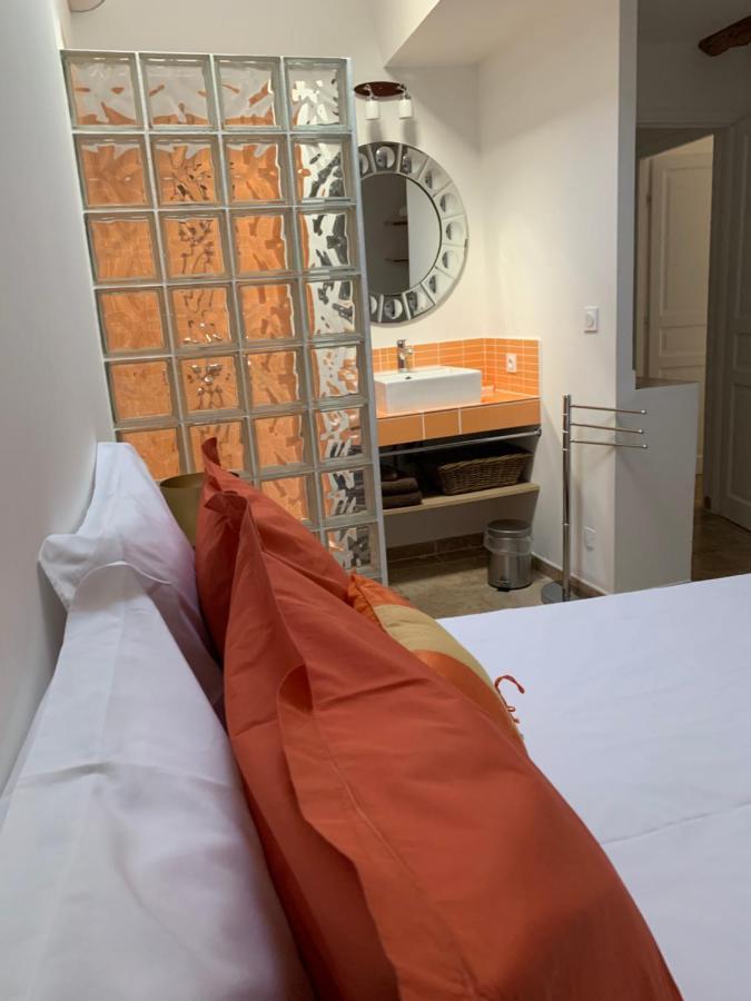 La Maison Du Courtil, Amande-olive Apartment *